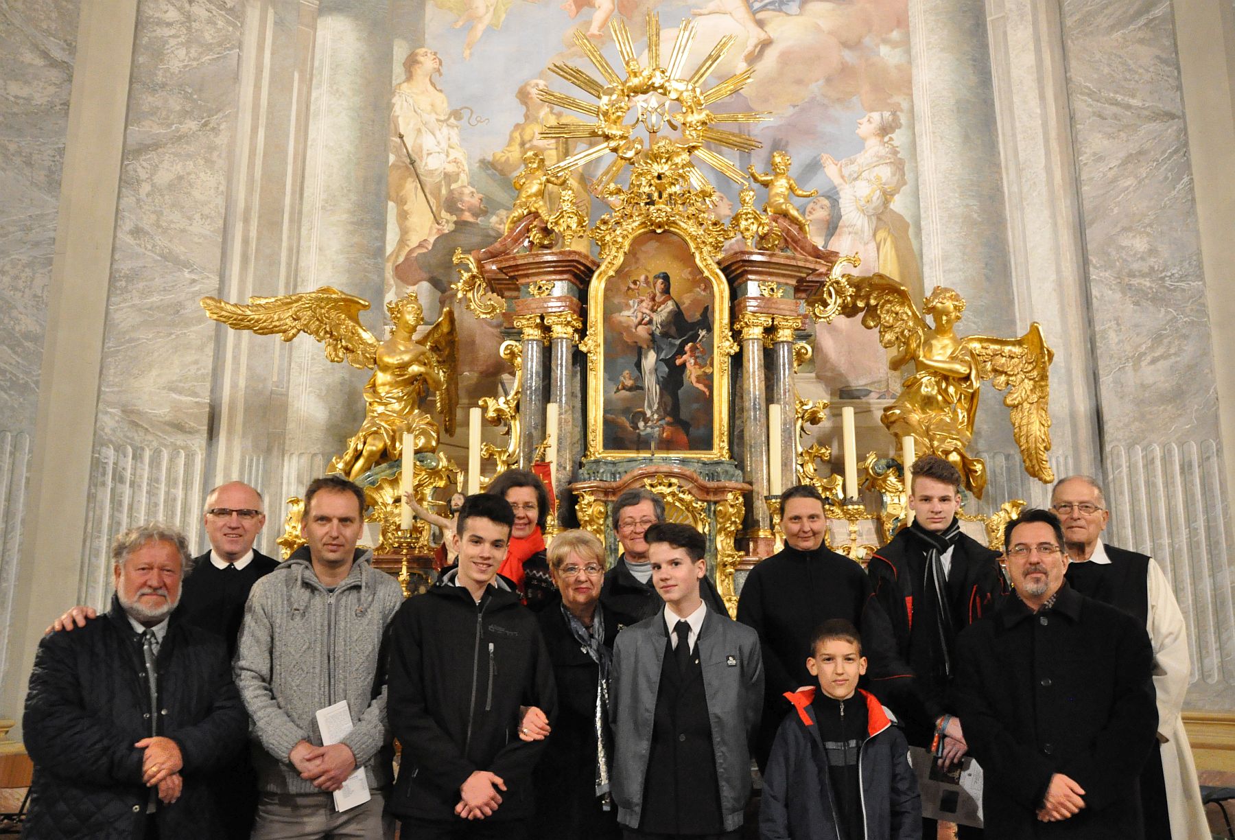 Kihirdették a „Mesélnek a kövek”-pályázat eredményét-négy fiatal utazik Csíksomlyóra